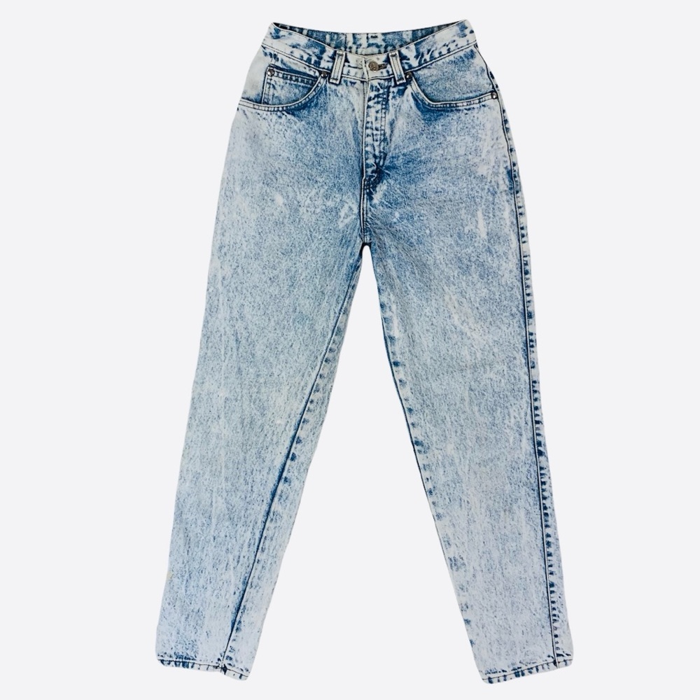 VTG Levi’s Acid Wash High Waisted Mom Jeans Size 8